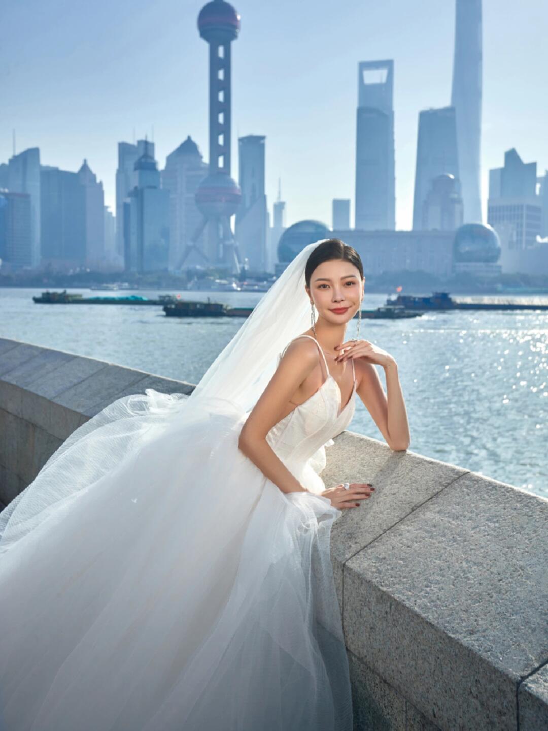 魔都外灘拍露臺婚紗照,已經next level了!