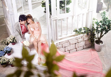 上海十指扣精品婚紗攝影婚紗照?qǐng)F(tuán)購(gòu)《十指扣:游艇婚紗照》,高品質(zhì),低價(jià)格,心相印,為每一對(duì)新人留下最美好的瞬間!原價(jià)29990元婚紗照?qǐng)F(tuán)購(gòu)僅需3456元,奢華游艇+精致內(nèi)景+浪漫外景拍攝250張以上,底片刻盤全送!典藏相冊(cè)3個(gè)+放大及擺臺(tái)制作6款+多款特色產(chǎn)品贈(zèng)送,現(xiàn)在訂單還可享7項(xiàng)豪禮!手牽手,十指相扣伴一生!花276元在線購(gòu)買D8婚團(tuán)消費(fèi)券,憑D8婚團(tuán)券去商家交余款3180元即可預(yù)約消費(fèi)!_團(tuán)800上海團(tuán)購(gòu)網(wǎng)站大全